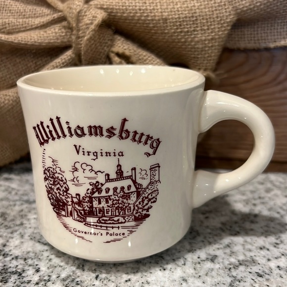 Williamsburg Virginia Coffee Mug Vintage - Picture 1 of 2